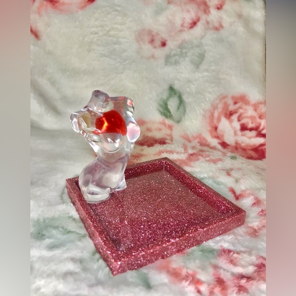 Handmade resin goddess jewelry tray with pink glitter and embedded red h… - Picture 6 of 7